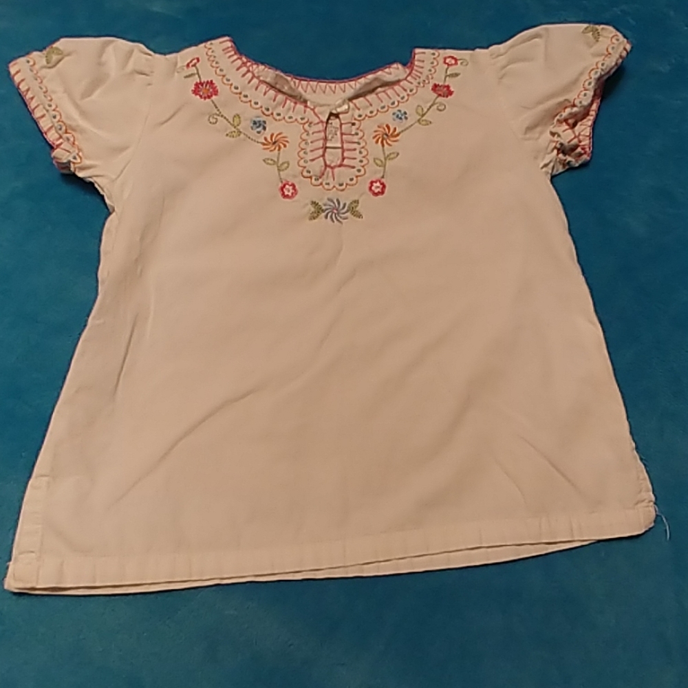 Starting Out cute white embroidery top